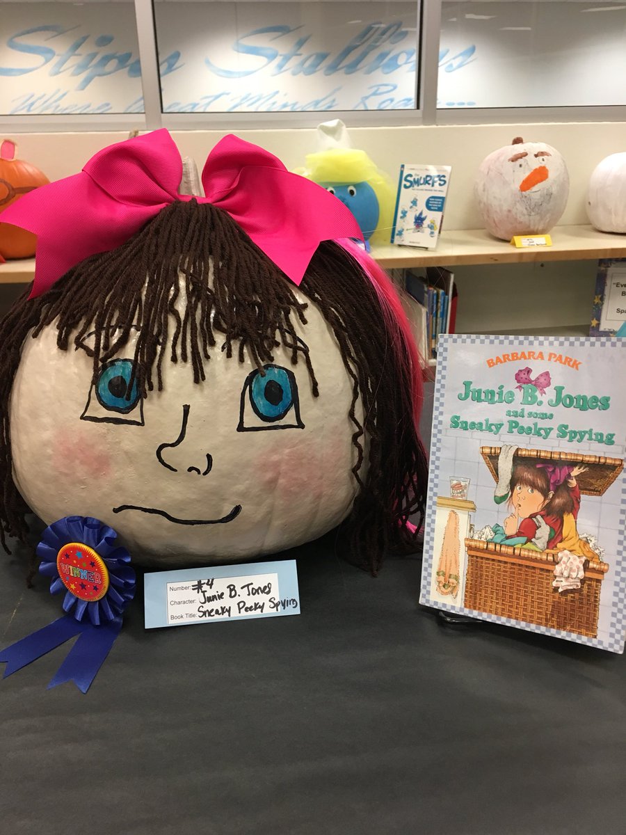 stipeslibrary's tweet photo. 3rd-5th grade winners @stipesstallions @IISDFoundation #ISFReads https://t.co/X9YAzgmJDJ