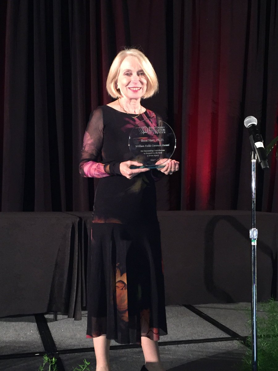 MossResearch's tweet photo. Congratulations Tessa Hart on receiving the William Fields Caveness Award from @biaamerica at #ACRM2017! https://t.co/zhVpksZhpq