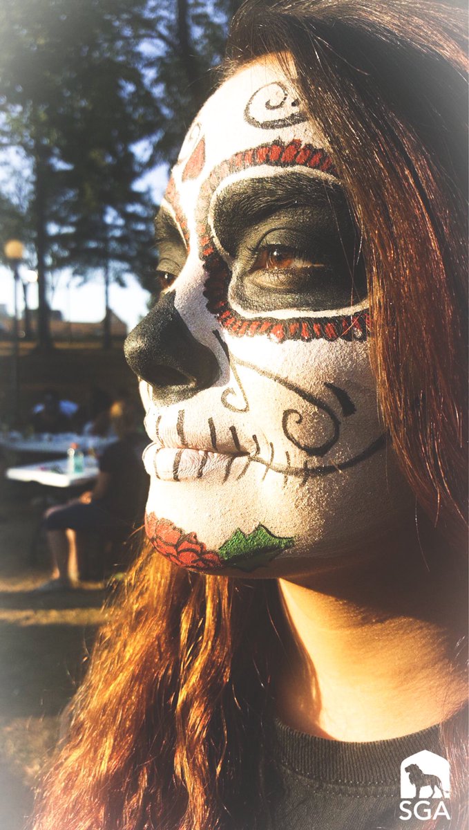 unastudents's tweet photo. Here’s a picture of some dope face painting. Celebrate Dia de los Muertos with us tomorrow evening. Check the link in our bio. #unastudents https://t.co/IhZnHmKxWu