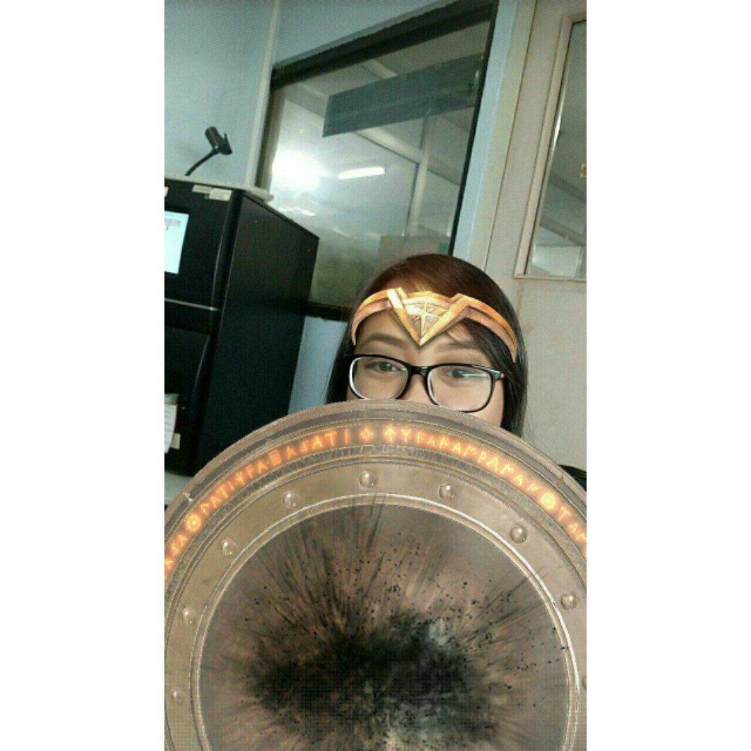 Karengrengreng's tweet photo. Kilay is weapon #twitcon https://t.co/edKUjB15y8