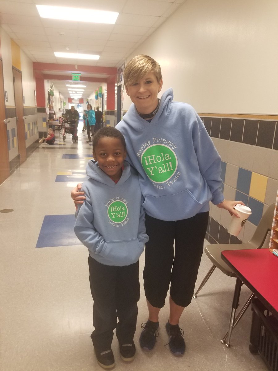 LauraYuja's tweet photo. #twins #BurleyIsBueno #WeAreLufkin #holay'all @betsymijares @ACPerry72 @bethaneyjoy https://t.co/JInyip9LPE