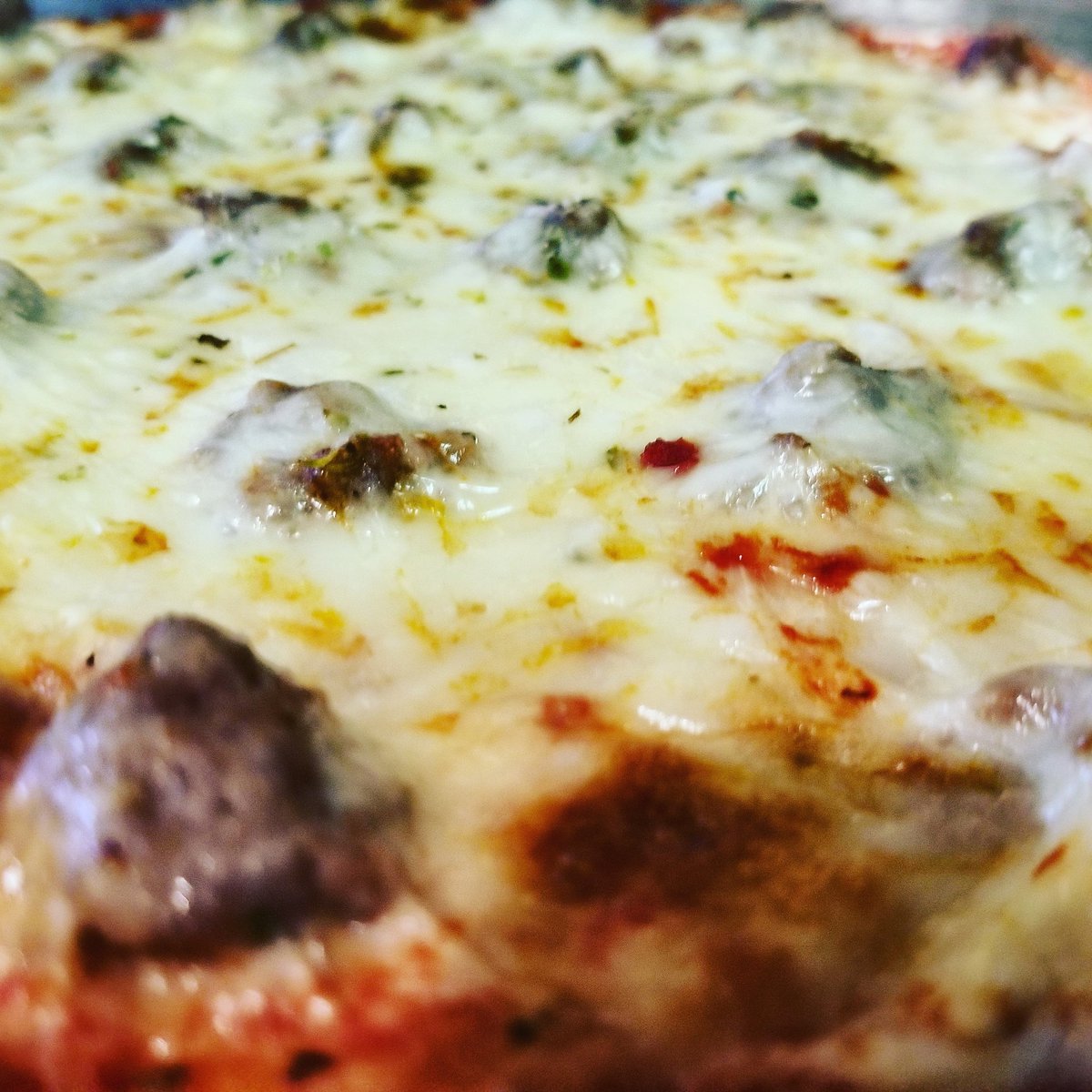 Wish you were here 🍕🍕🍕 #bonusmondays #pizza #lunch #stleats