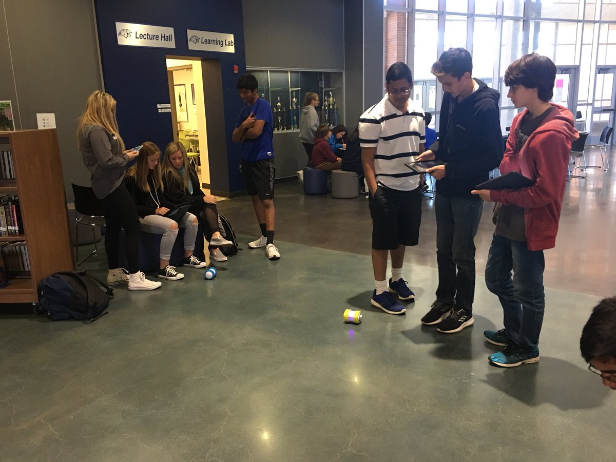 schoollibfun's tweet photo. Programming with Spheros and Ollies in Geometry today @jonesea222 @Powell_FM9 @appersona @FMHS9 @SpheroEdu @tickleapp #LISDLib #LISDlearns https://t.co/Ld0fh8ucTC