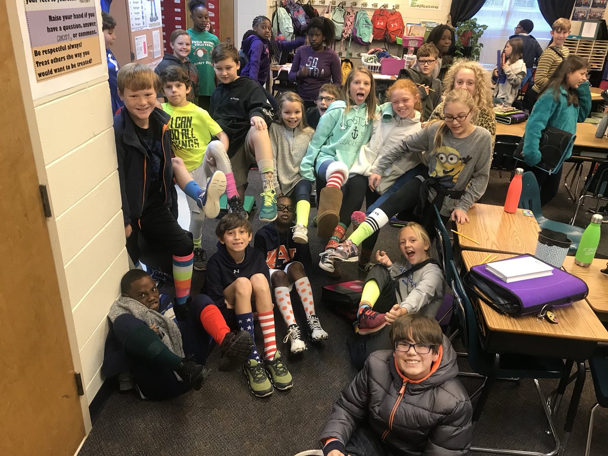 LauraRubin65's tweet photo. Red Ribbon Week! 5th graders “sock” it to drugs! Crazy sock day! #CelebrateAuburn #yarbroughknights https://t.co/z5KyuCo5Gc