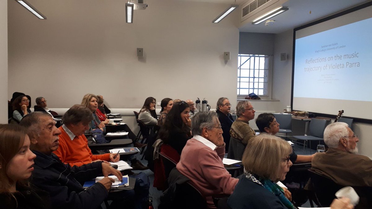 lah_casalatina's tweet photo. Con gran éxito se está desarrollando en King's College London seminario dedicado a los 100 años del nacimiento de Violeta Parra #100Violets https://t.co/ChHwFPpx8Q