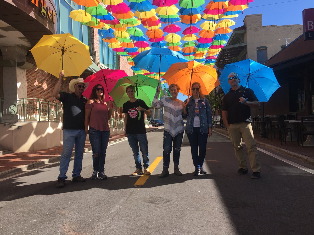 WEARJASONROBBI's tweet photo. Umbrella sky on Intendecia St for the Foo Foo Fest in Pensacola, The friends of Pensacola.@weartv @tv_leader @DowntownPcola @VisitPensacola https://t.co/shp4j6GAKD