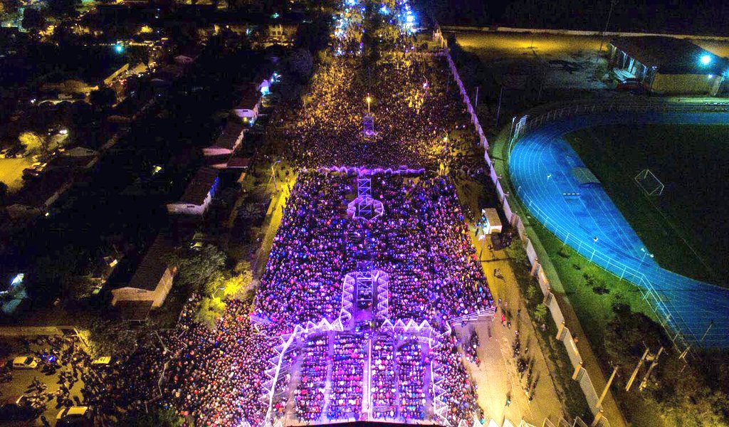 munirancagua's tweet photo. Alrededor de 50 mil personas disfrutaron el #ShowFinal de las #FiestasRancagüinas. Qué mejor forma de festejar los #274Años de #Rancagua RT https://t.co/wqN4JhiVrv