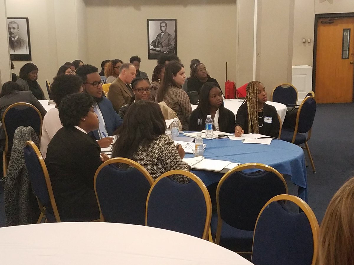 msuscom's tweet image. MSU's SCOM students networking at @HowardU 2017 Job &amp;amp; Internship Fair in Communication's last Thursday. All students left with job leads!