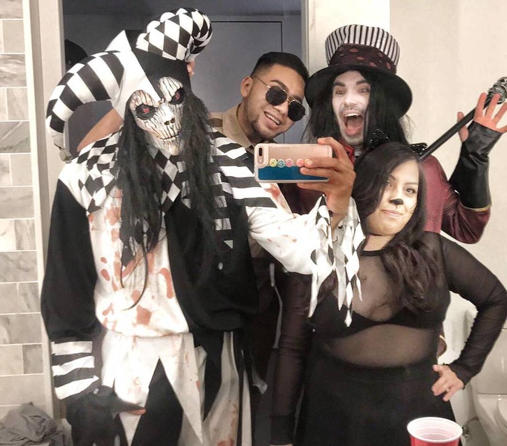 Mister3001's tweet photo. #halloween2k17 #Halloweekend #Halloween #westhollywood Just a little group photo. Consider it "the calm before the storm". Happy almost Hal… https://t.co/U5U6gYLzEi