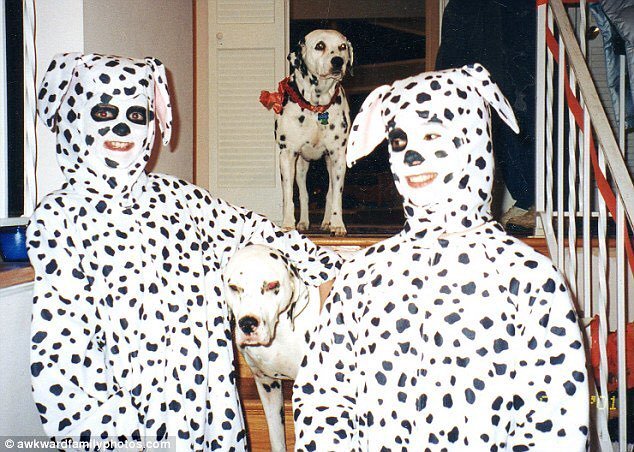 princessprobl3m's tweet photo. At least the pets aren’t horrified in this one #happyhalloween #101problems #dogcostume #thankgodthisisoversoon https://t.co/uRYDhIJpVL https://t.co/WjbvKTWzi6