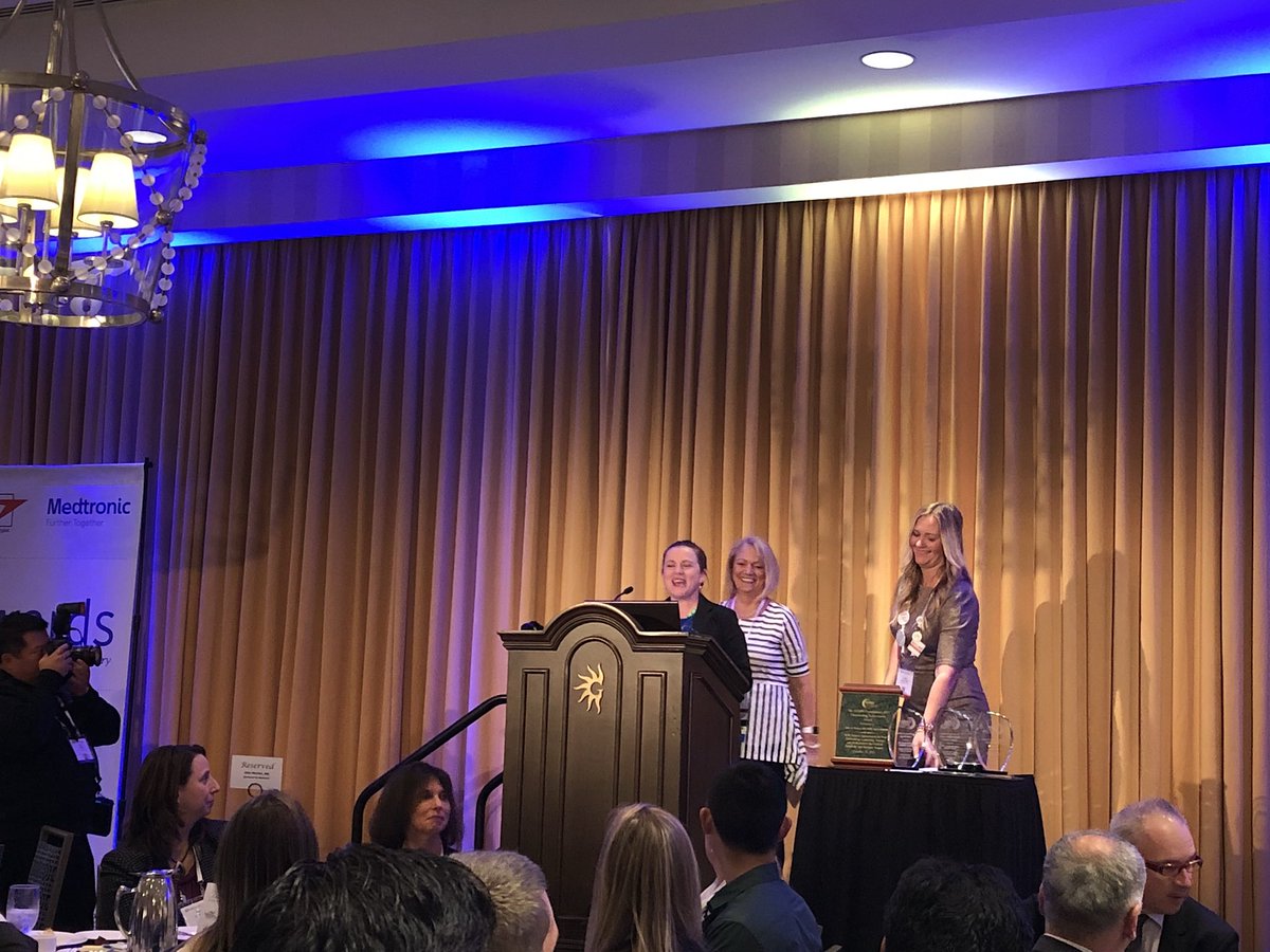 RPetersonMD's tweet photo. Congratulations to @PsychoDietitian for a great achievement at the LEAD Awards - Excellence in Nutrition. Continue to inspire! #OW2017 https://t.co/ea72CMbc65