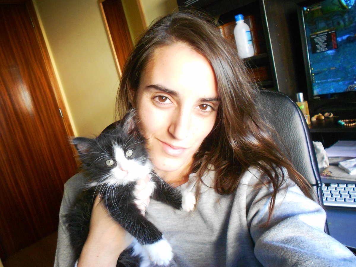 Ariannasaurus's tweet photo. I'm an extremely sleepy face after the past week, but the efforts to integrate this little guy have been totally worth it. 🖤 #FlokiTheCat https://t.co/sIn7PJg45E