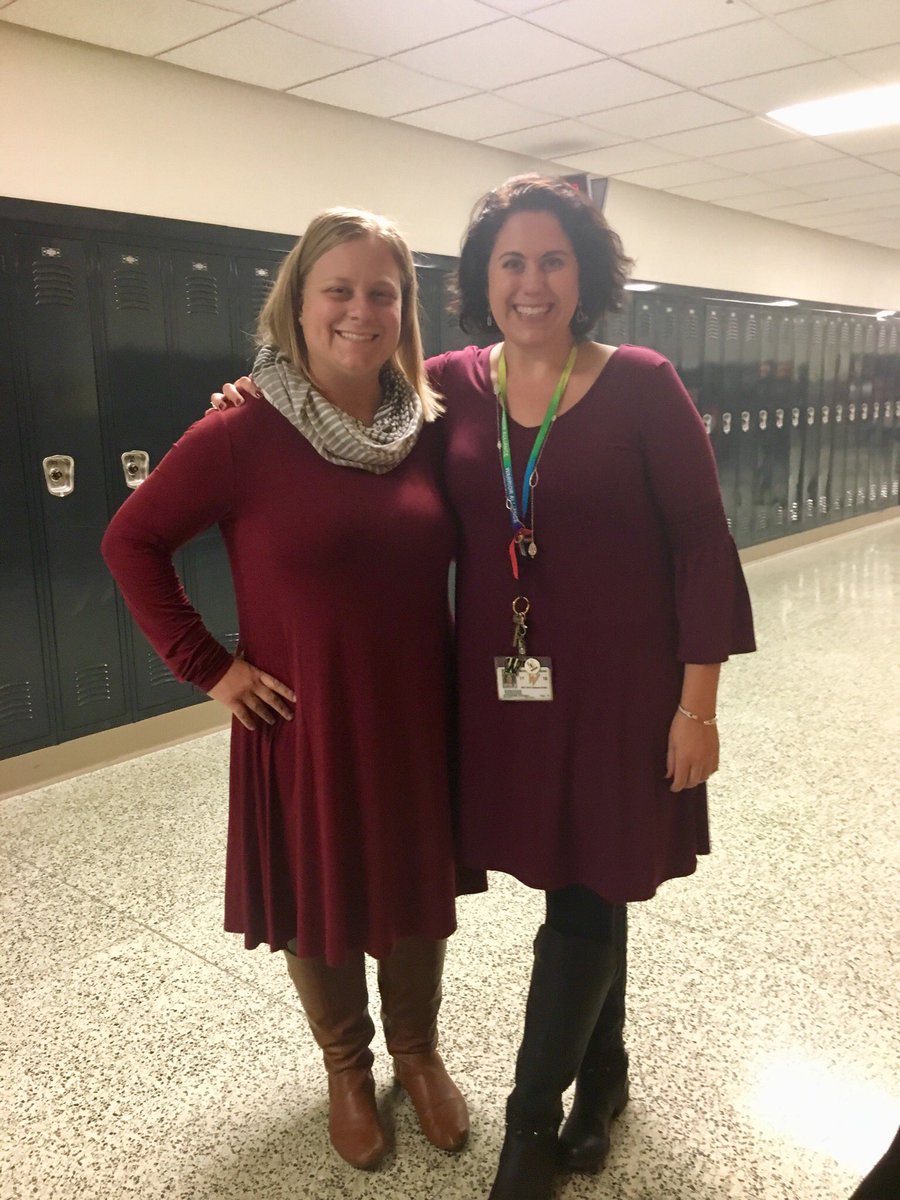 ¡Somos gemelas! Twinning! #WarriorSelfieCelebration