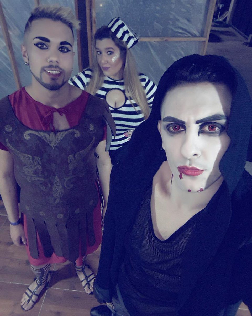 Rodrybailando22's tweet photo. Fotos del sábado!!! #theware #Halloween 😈🎃😱😨 https://t.co/Mc7DVjM2Dc