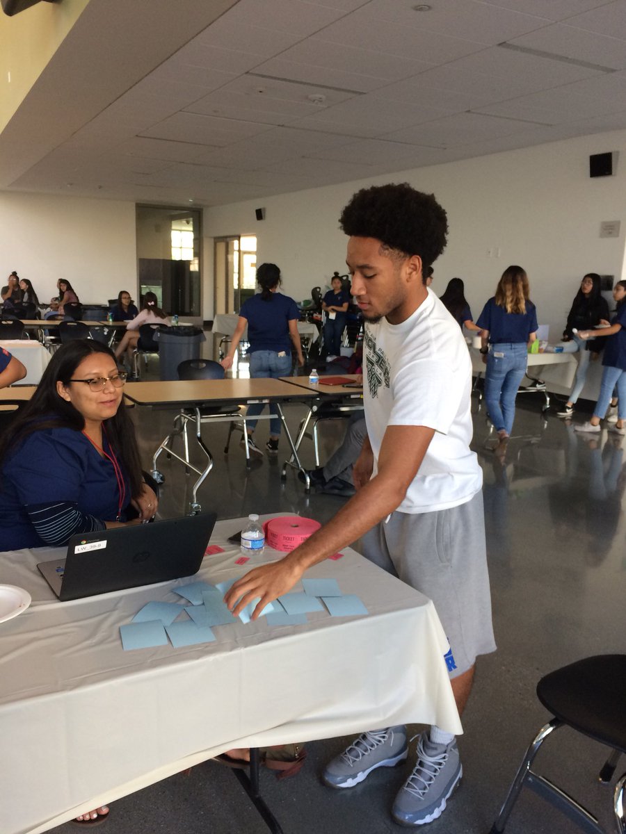 BCA_LHS's tweet photo. BCA Spirit Day! @theCVway https://t.co/fUmITA6j4i