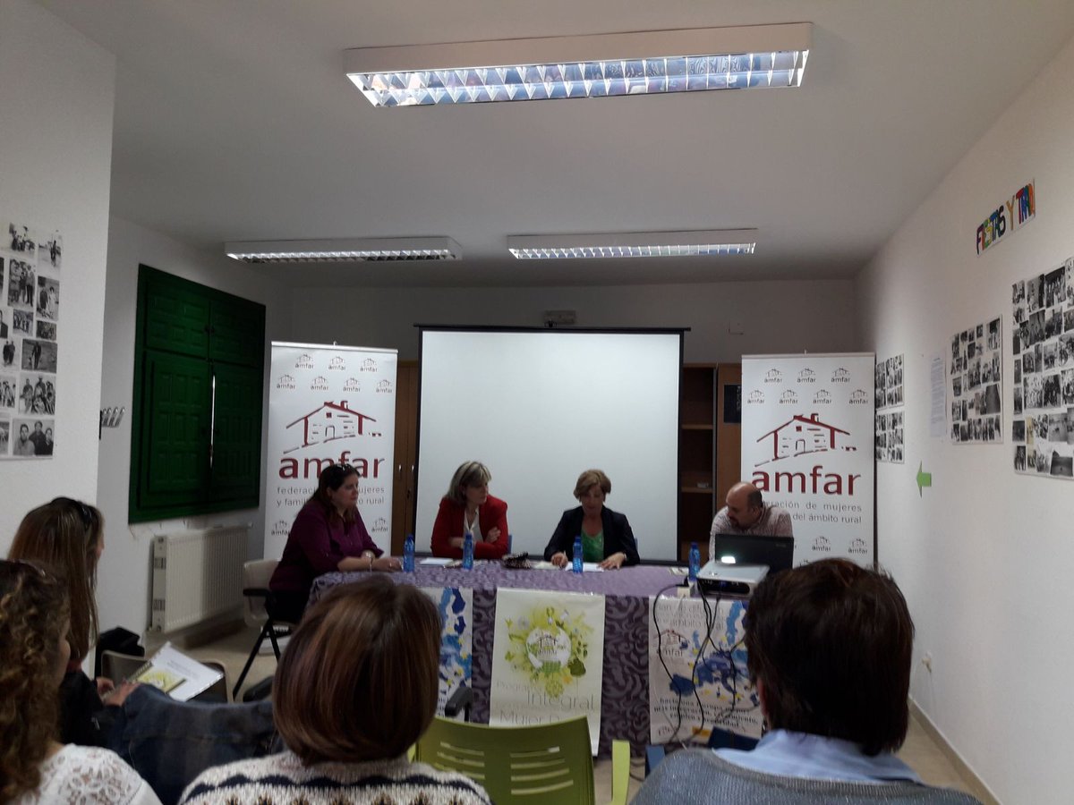 AmfarCuenca's tweet photo. Comienza el acto #jornadatitularidacompartida
@PRENSAAMFAR @amfarnacional @lolamerino68 https://t.co/yXO0gdcq3d