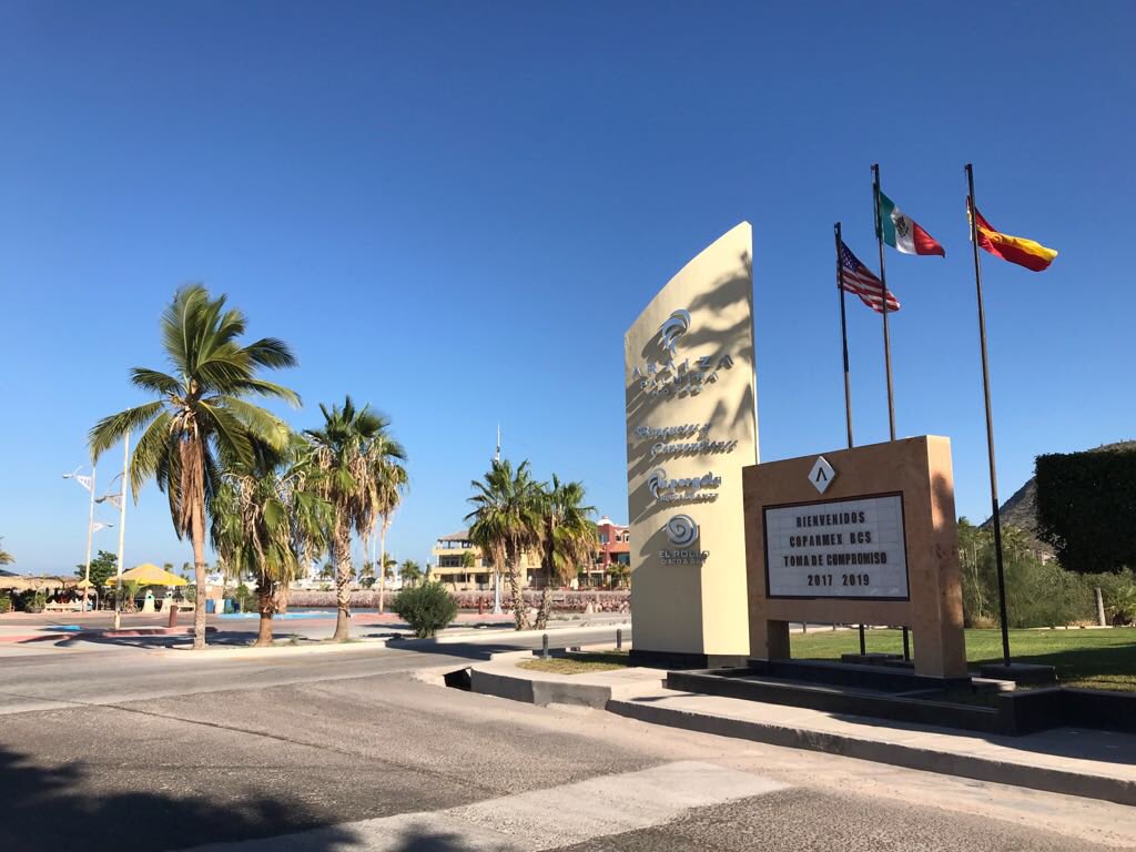 Hoy me reuniré con los socios de <a href="/CoparmexBCS/">coparmexbcs</a> en la Toma de Compromiso de su Consejo Directivo . Total respaldo desde <a href="/Coparmex/">Coparmex Nacional</a> a su trabajo