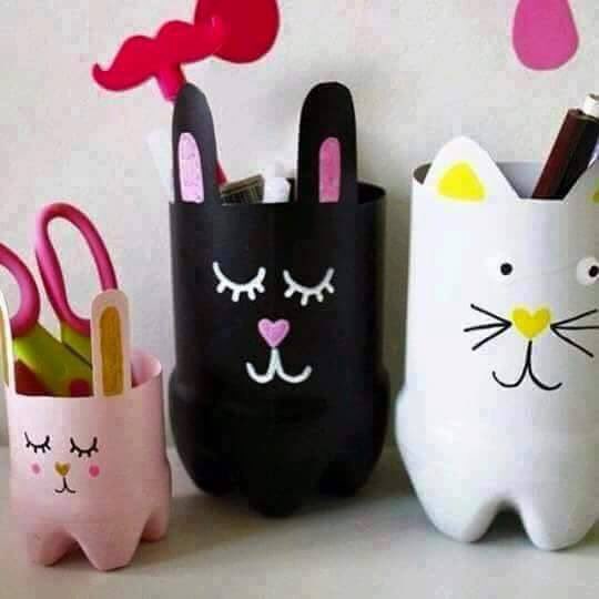 Fearna_Mor's tweet photo. Keep your art materials neat and tidy with these fabulous #reuse ideas @preventwaste @wexfordcoco #reuse17 https://t.co/qVqwlyA4Ib