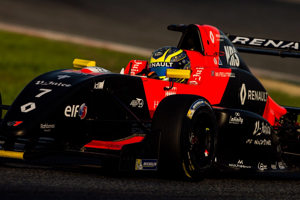 RenaultSeries's tweet photo. #RenaultSportAcademy | @Max_Fewtrell 🇬🇧 crowned 2017 #EurocupFR20 rookie champion. #RenaultSport 
👉 https://t.co/jbNpt5TN5s https://t.co/MjAn4pq2MQ