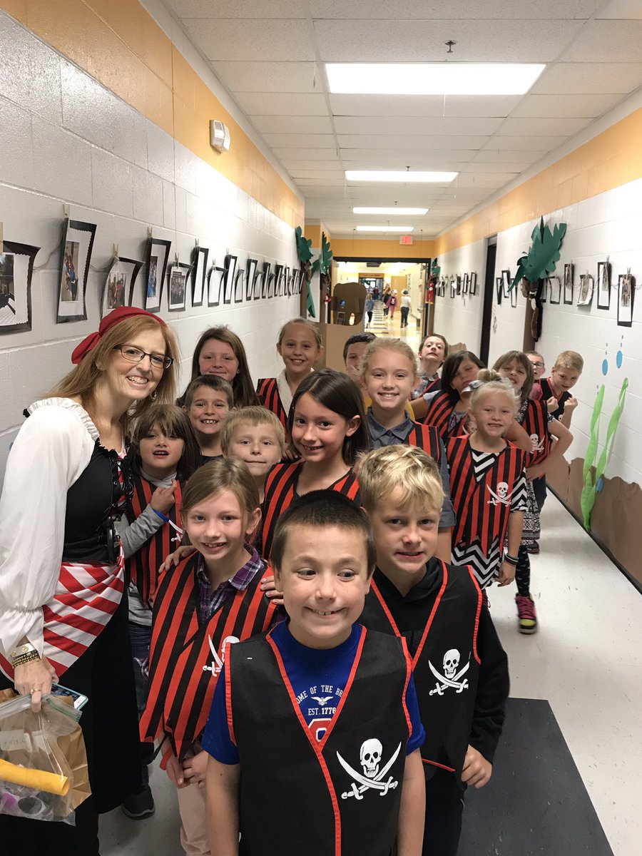 Satothaburr's tweet image. Our building was transformed into a pirate them today @burgessdave with lots of pirate learners #incredibleday