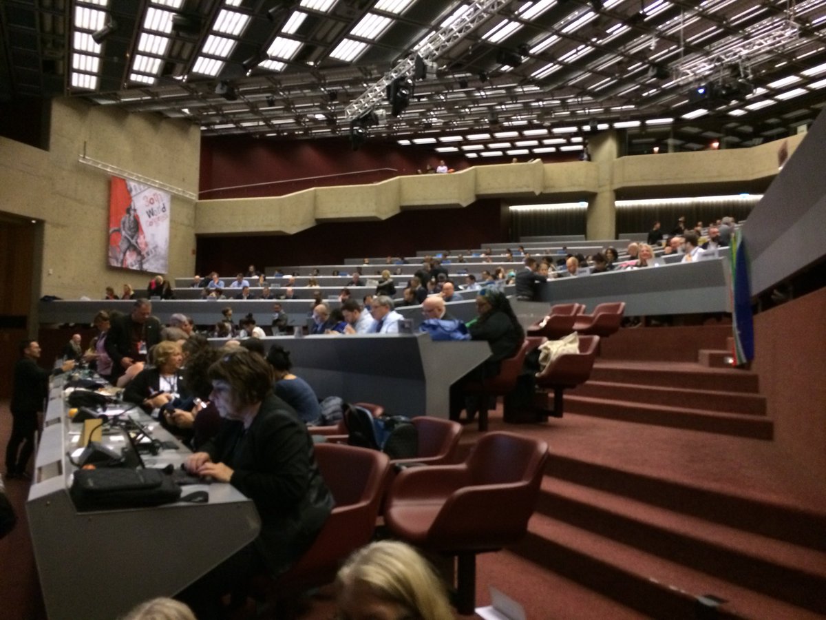 CyrilleDuch's tweet photo. #PeopleOverProfit @PSIglobalunion ouverture congrès @CFDTsantesoc Genève du 29oct au 3 nov #PSICongress2017 fête ses cent ans 1907-2017 https://t.co/iWQae7bycr