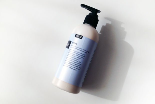 amumreviews's tweet photo. Soley Hrein Lotion Cleanser with Evening Primrose &amp; Wild Icelandic Herbs Review https://t.co/2nfC3FSx9s @naturallyBY @soleyor #skincare https://t.co/ix0Iled5FU