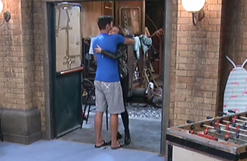 mrtn_zlzng's tweet image. Pase lo que pase, y termine como termine, me quedo con vosotros y los buenos momentos, las risas y el cariño #BelliEBravi