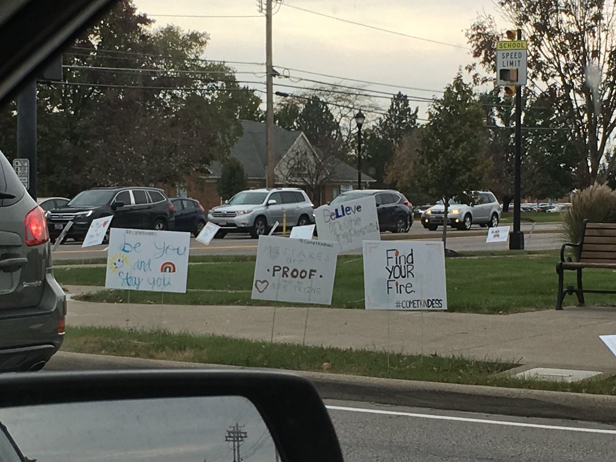 ggarvin's tweet photo. All around mason schools today #cometkindness https://t.co/ocSLP0Re8x