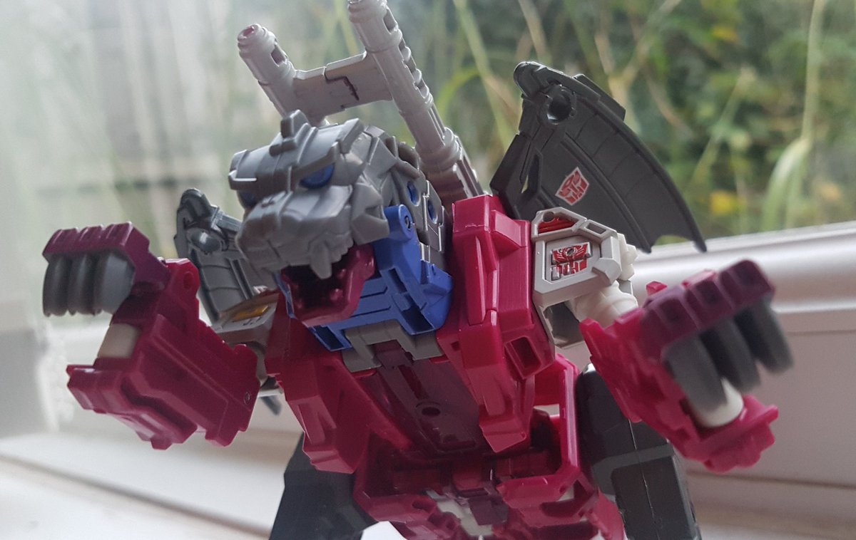 Antronusnexus's tweet photo. #Transformers #Hascon #Grotusque not a bad fig a few minor issues but a too retool &amp; the metal scorponok #Titanmaster is a nice touch https://t.co/KWXuxreRys