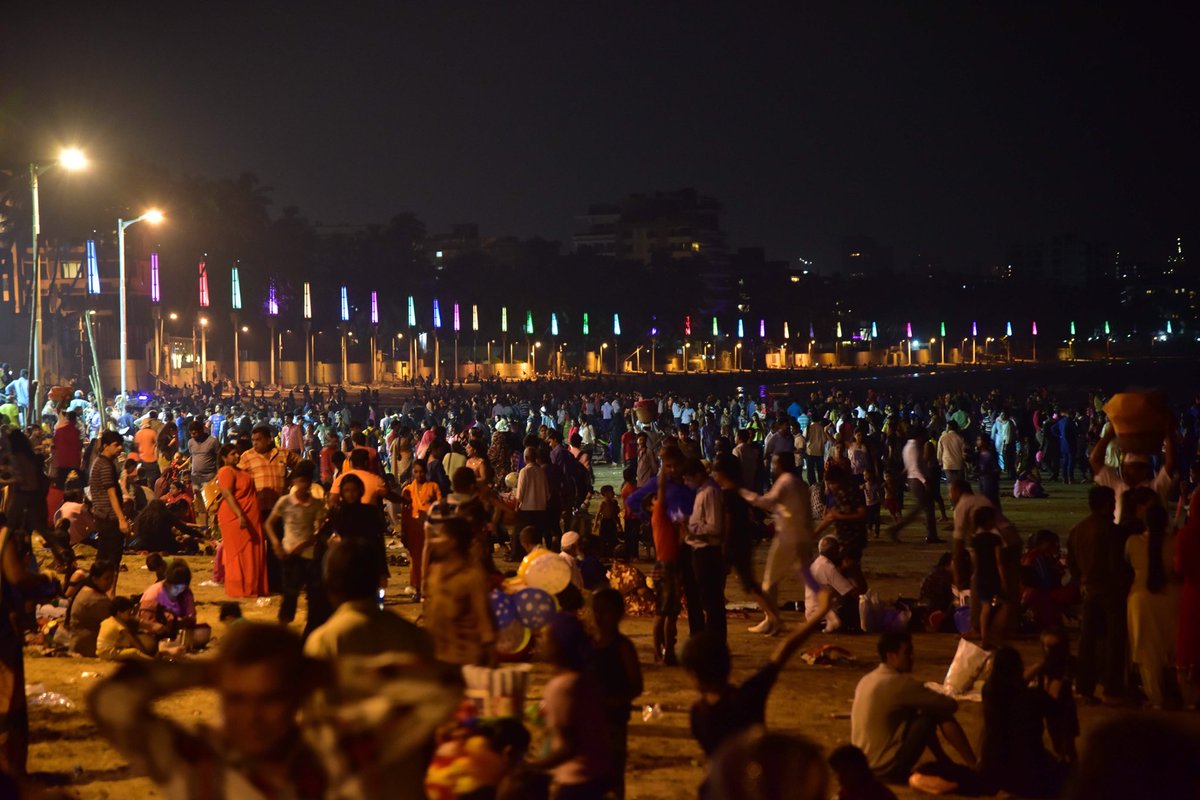 misagarpardeshi's tweet photo. #YuvaSena chief @AUThackeray ji Inaugurated Themed Light Project at Juhu beach today evening in presence of Mumbai Mayor @iamvmahadeshwar ji https://t.co/wXl5cqgdp5