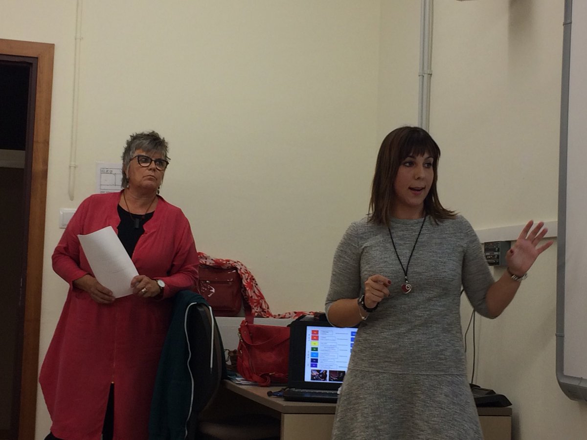 Ester_Forne's tweet photo. Com gestionar la incertesa per a ser creatius.#septimícreatiu @Rieraderibes MBlanch i @BELENjaimanz @cesirecat #itineraris2017 #docentsart https://t.co/TPKOUvqJY0