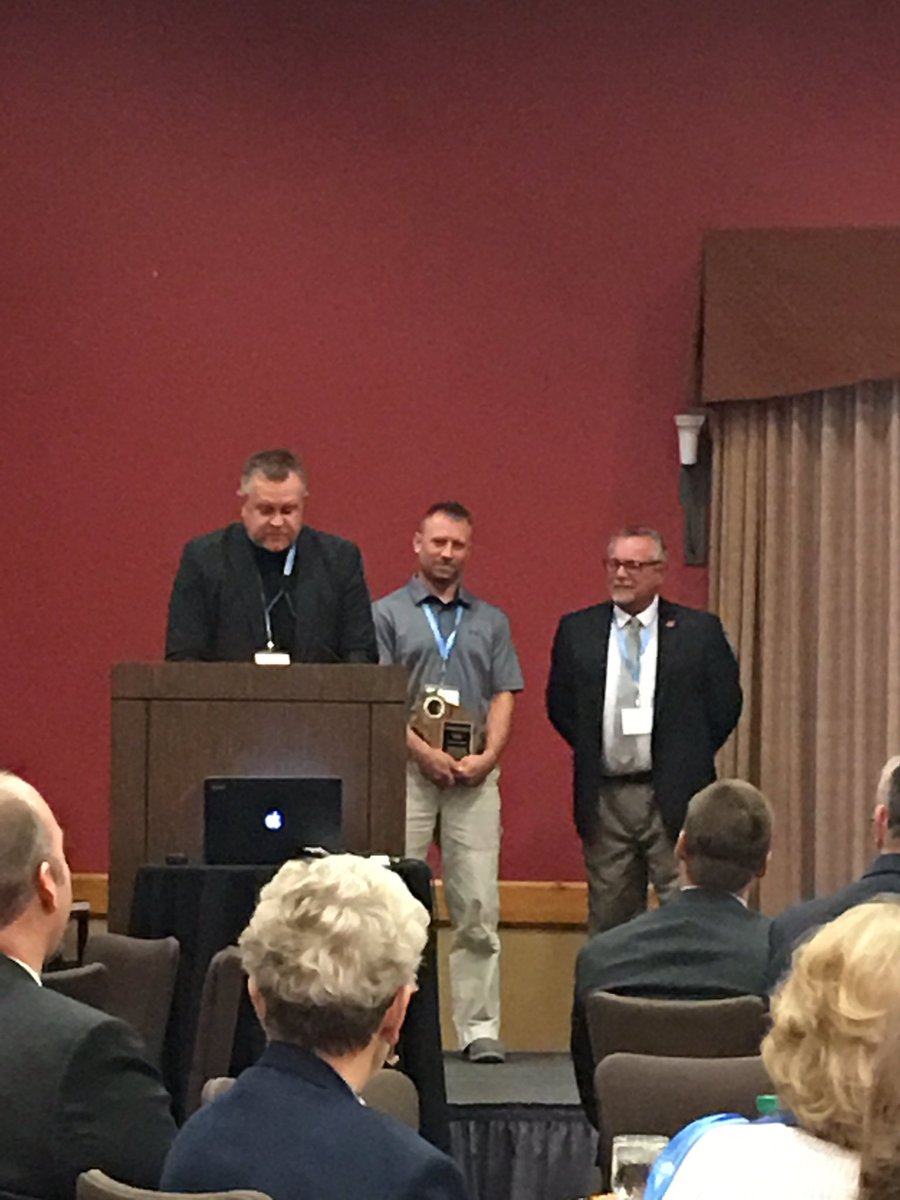JulieKodl's tweet photo. Presentation WI Rural Schools Awards today! @OWSchoolDist #WiRSA2017 @bhouts https://t.co/i95NmTGD3L