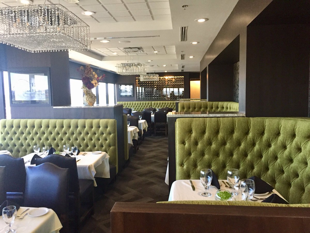 EatsBeat's tweet image. Arlington, your steakhouse is here: Mercury Chophouse is open on 9th floor in old Cacharel, 2221 E Lamar Blvd