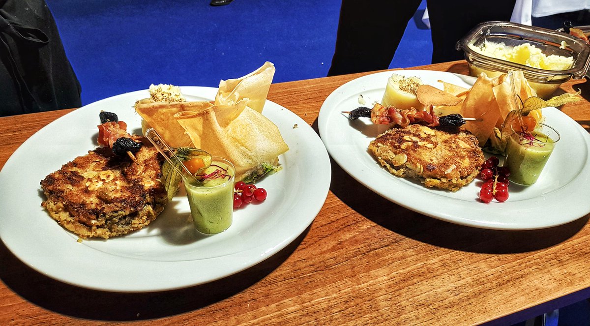SALONCORSE's tweet photo. C'est sur la dégustation des plats du concours des CFA de Corse que se termine cette deuxième journée du salon CHR PRO EXPO 2017. À demain ! https://t.co/lYymbBhBdc