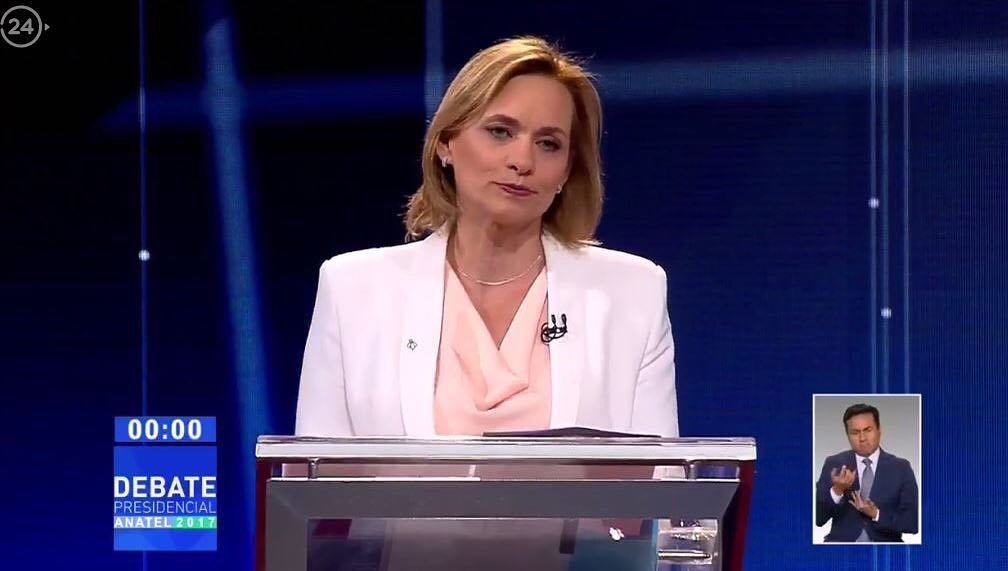rixgoic's tweet photo. #DebateANATEL  @carolinagoic: "Yo soy partidaria de fortalecer el sistema pública y regularizar el sistema privado… https://t.co/xC6s9N46LG https://t.co/OlIUJpsS3U