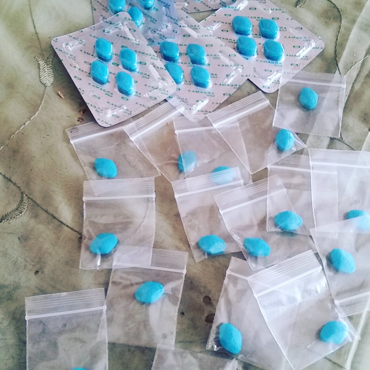_Suede_1's tweet photo. Kamagra Gold pills for sale  $15 a pop link up if you are serious.... #Suede https://t.co/E3enwWfgxn
