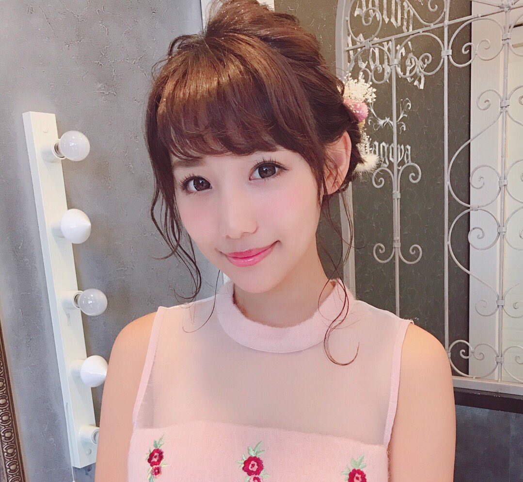 katoco0326's tweet photo. ミスコン当日のヘアアレンジは、deapresのありさちゃんにお願いしました☺️💕
いつも可愛くしてくれてありがとう♡
#ミスコン #南山大学 #deapres #ヘアアレンジ https://t.co/DtLe3VOh9v