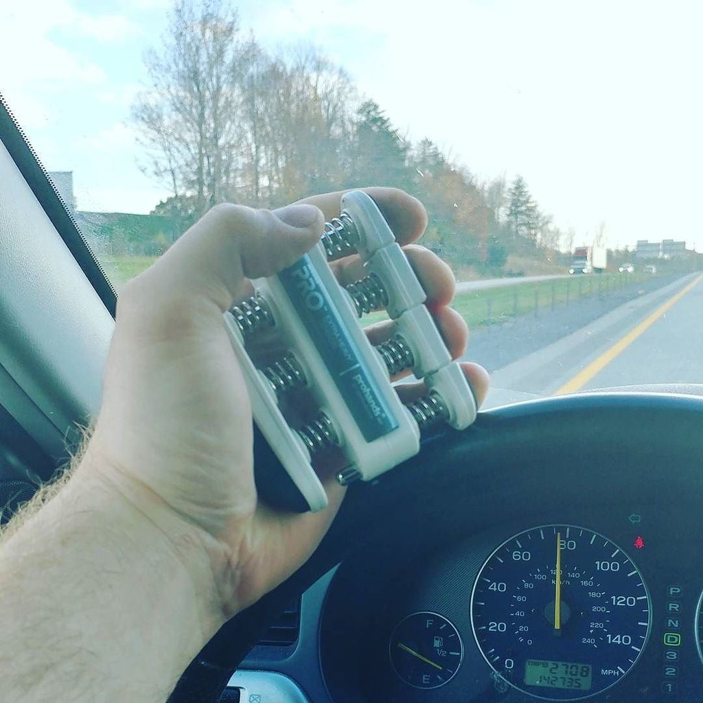 Mouserstrength's tweet image. Get it in when you can!
Finger rehab on the road.

#fingersprain #prohands #gripmaster #fingerstrength #overthetop… ift.tt/2yc3kOF