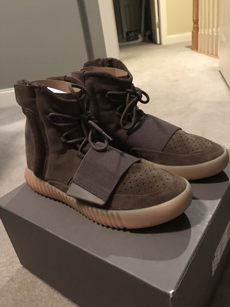 Walshy1221's tweet photo. @SneakerCommerce Yeezy 750 Chocolate 11.5 Used. Open to offers no lowballs. https://t.co/hLCqMraYyv