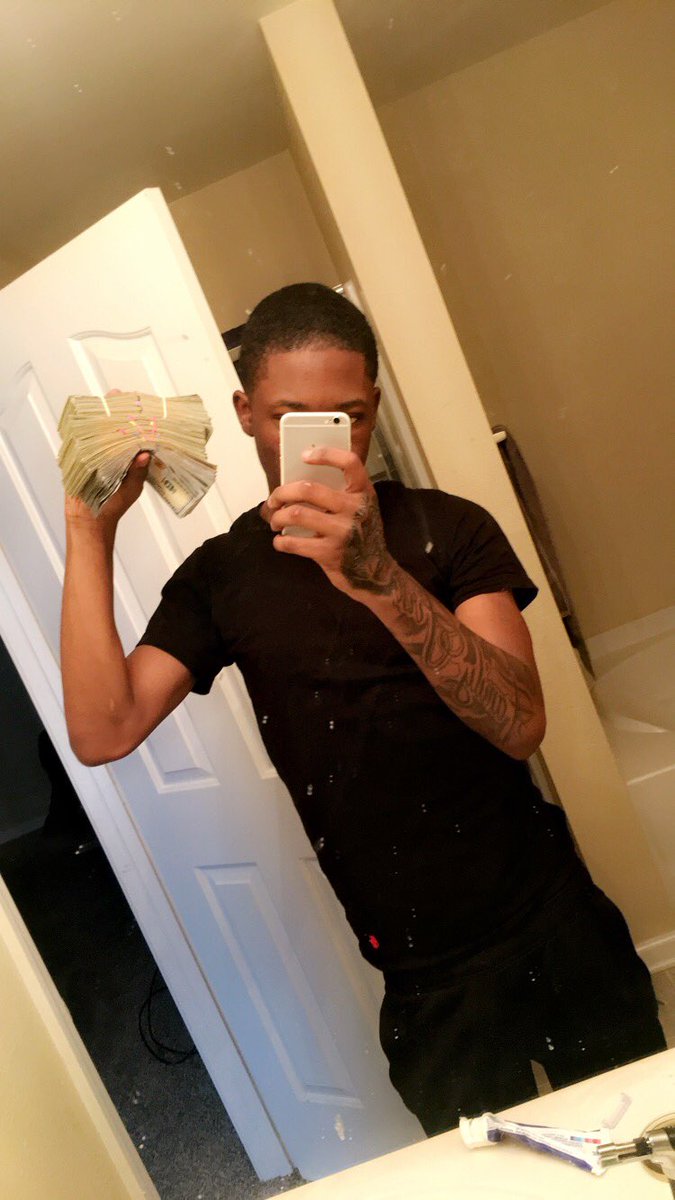 1zaebandz's tweet photo. I got some shit comin....just wait on it #PMV1 🔥🔥🔥 @HoodrichKeem gotta host this one 👀✅✅ https://t.co/436WRuWCCJ