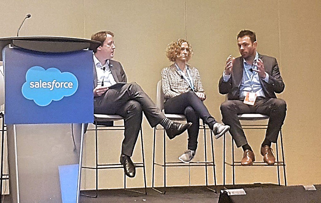 CapgeminiNorge's tweet photo. @RobertHOslo at #DF17: @postennorge rocking #WaveAnalytics to unify data from multi-cloud @Salesforce, delivered by #Capgemini https://t.co/qAp9H0XjHL