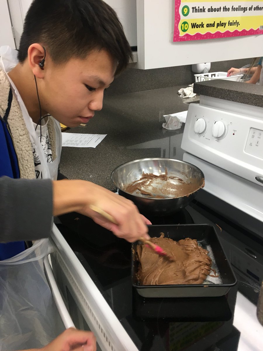 AmandaLFay's tweet photo. Another successful cooking with @ISD719Wave Homemade brownies were a great success! @ISD719CommEd @isd719 #kidscook #studentscook #homemade https://t.co/eqgvMfNf73