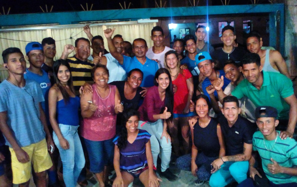 pinooscarr's tweet photo. Reunidos hoy escuchando las ideas de los jóvenes deportistas del Tirano para fomentar las actividades deportivas #SomosAntolin https://t.co/K8kB71LC8O