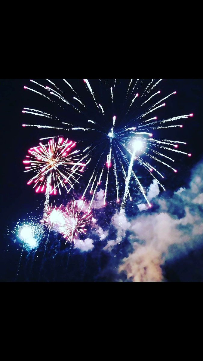 Tyler_J_R's tweet photo. #shotononeplus #BonfireNight #BonfireNight2017 #OnePlus5 #fabcamara https://t.co/pPQKEhvw75