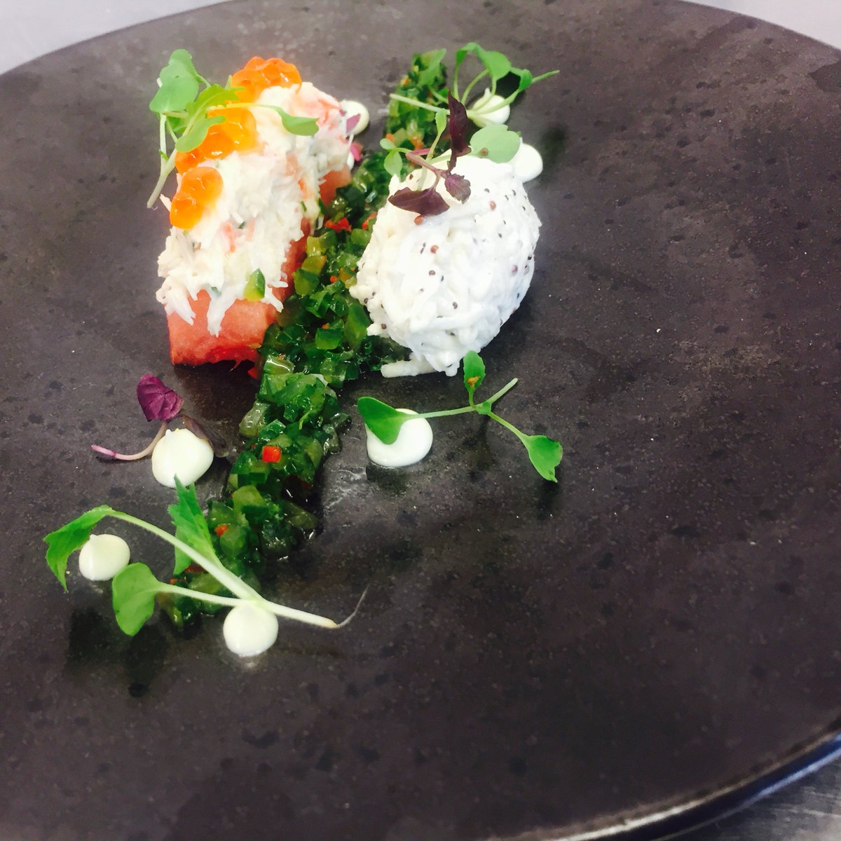 Shankly24's tweet photo. Cram, melon, remoulade, salmon roe. #cheflife #foodporn https://t.co/sR6MXsIDkb