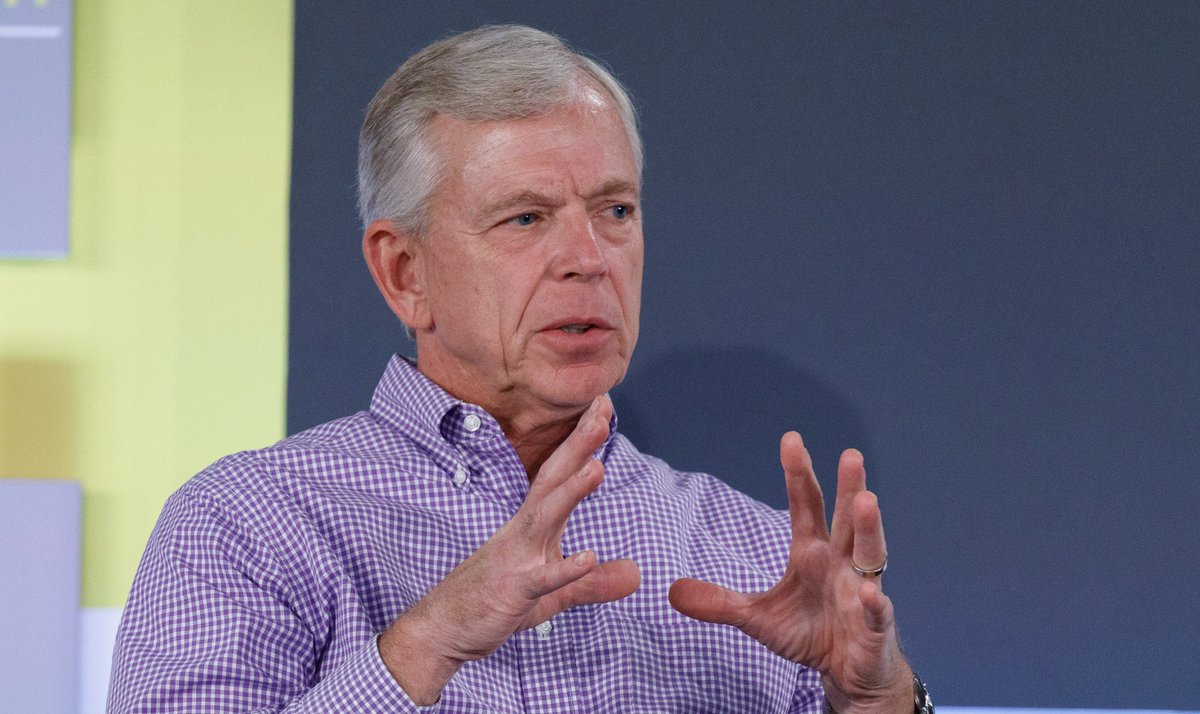 stshank's tweet image. Verizon CEO Lowell McAdam on 5G: &quot;In 30 years, I don&apos;t think I&apos;ve seen anything that will change people&apos;s lives like this.&quot; #techonomy17