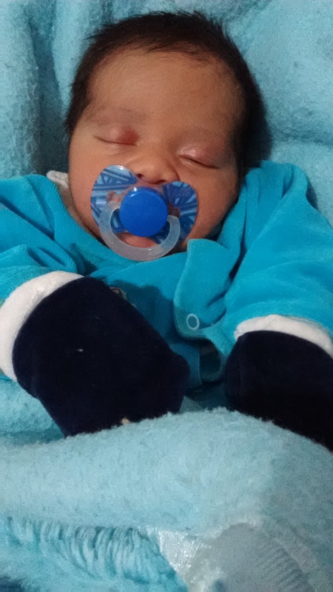 Nykolly0306's tweet photo. Meu coração fora do peito 😍👣 #1mesdevida https://t.co/uBrs94cajK