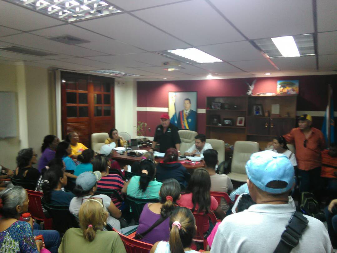 alcaldepepe's tweet photo. Hoy con nuestro candidato @josedfalconpsuv cumplimos importante agenda,calentando motores para una nueva  victoria de la revolución @vclarkb https://t.co/QPZ1CnI9De