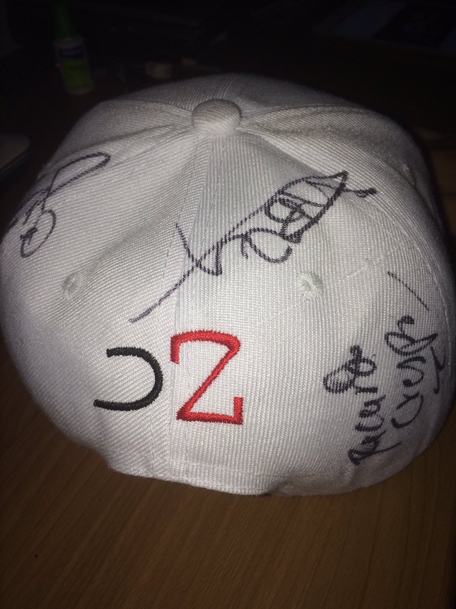 EstefTorresGlz's tweet photo. Mi gorra de @spmshow firmada por la mayoria del elenco me faltaron algunos pocos pero en verdad mil gracias por mi gorra. ❤️ ##TeamSPM https://t.co/CfbxTumtfL