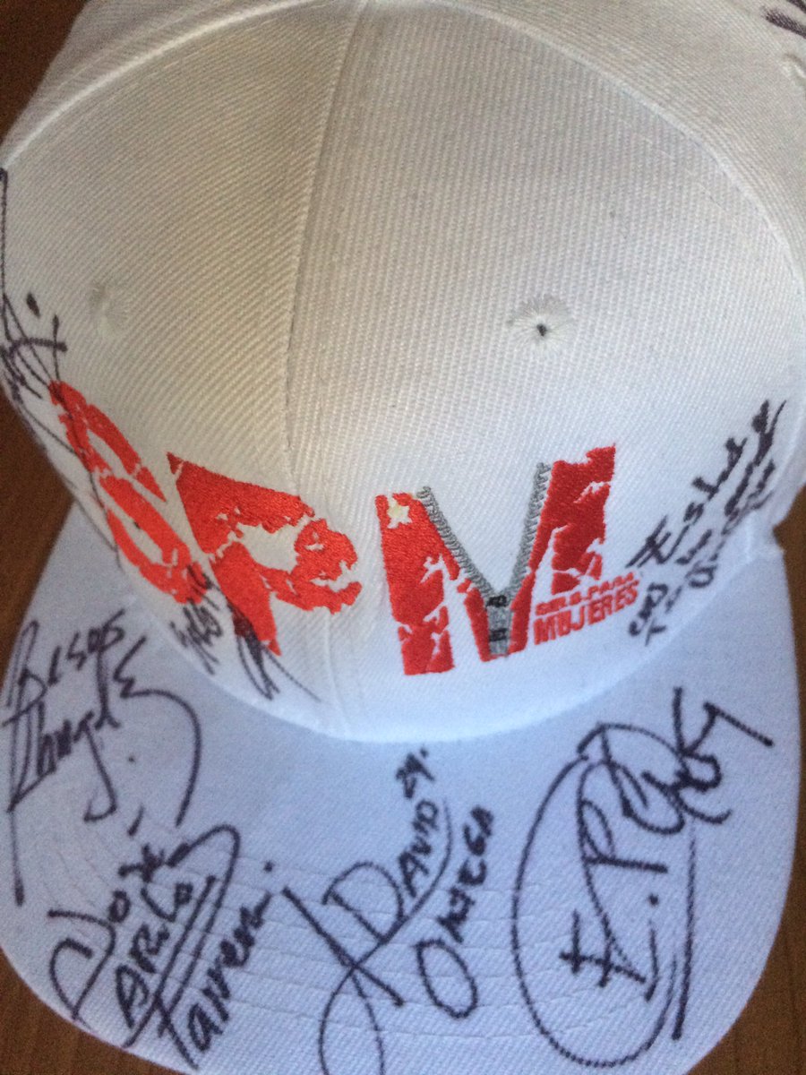 EstefTorresGlz's tweet photo. Mi gorra de @spmshow firmada por la mayoria del elenco me faltaron algunos pocos pero en verdad mil gracias por mi gorra. ❤️ ##TeamSPM https://t.co/CfbxTumtfL